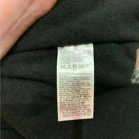 Grey Old Navy heavy vest in size Large. - Picture 4 of 5